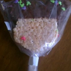 Coupon ???? Disney Minnie's Bake Shop - Rice Crispy Treat - Chocolate Ears ⭐