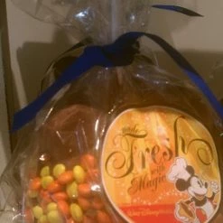 Deals ???? Disney Goofy ???? Candy Co - Caramel Apple - Reese's Pieces ⌛